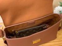 Image 19 of Lou lowkey  (click to browse) 