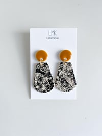 Paire de boucles d'oreilles céramique TOTEM LOSSA miel