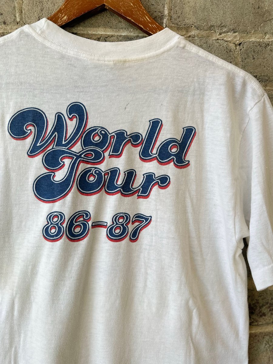 Image of 1986 Vintage “CHICAGO  WORLD TOUR 86-87” CONCERT TEE, SIZE: LARGE