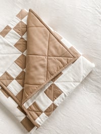 Image 3 of Neutral Irish Chain Quilt
