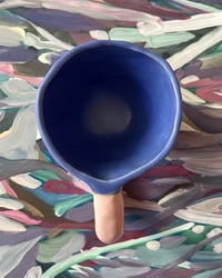 Image 4 of CARTOON MUG 𓊤 (blue + pink)