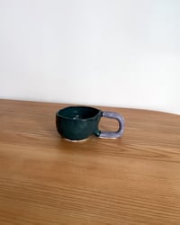 Image 2 of CARTOON MUG 𓊤 (dark green + lavender)