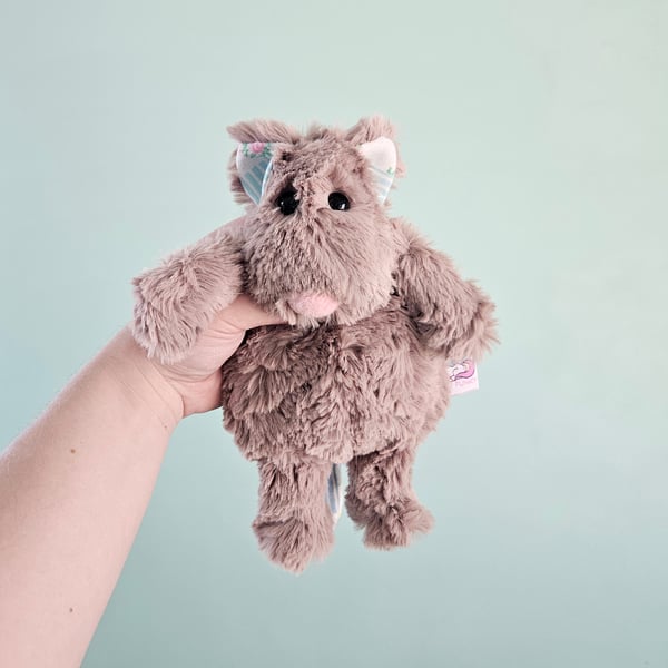 Image of Shaggy Tan Mouse