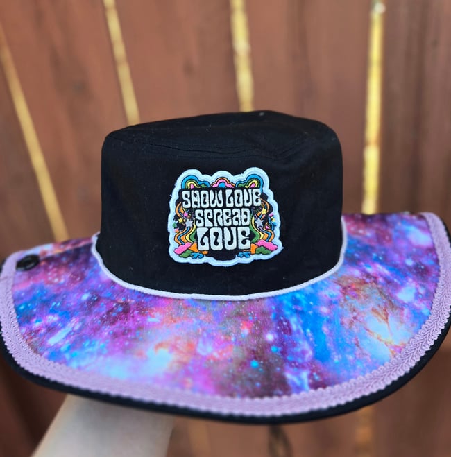 Griz Show Love Spread Love Boonie hat 