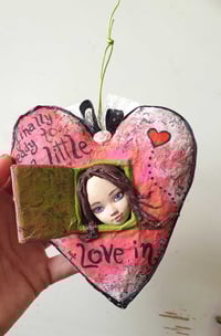 Image 1 of 💕 ‘Let a little love in’ heart  ✿ Χάρτινη καρδιά ‘Let a little love in’
