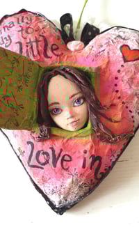 Image 2 of 💕 ‘Let a little love in’ heart  ✿ Χάρτινη καρδιά ‘Let a little love in’