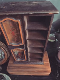 Image 5 of Vintage curio cabinet 