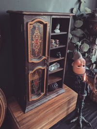 Image 2 of Vintage curio cabinet 