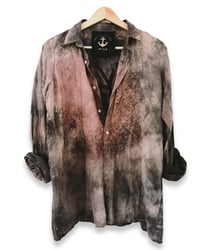 Image 2 of HANDGEFÄRBTES  HEMD ⛧°UNISEX  ⛧°IBIZA  ⛧°HEMD ⛧°。