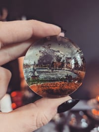 Souvenir paper weight