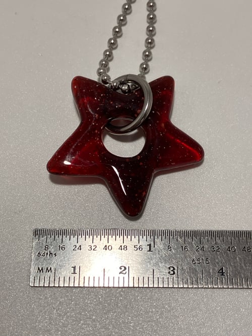 Image of red blizzard star