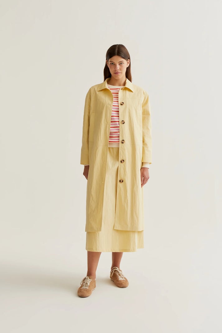 Image of 4- Gabardina Amarillo Claro