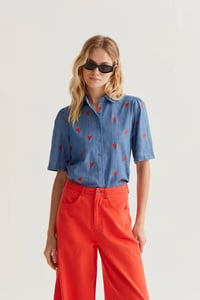 Image 4 of CAMISA ALGODÓN CHAMBRAY BORDADO CORAZONES