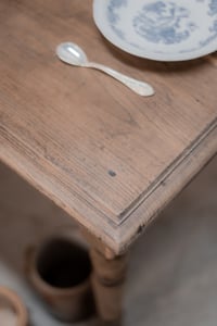 Image 16 of La table Gisèle