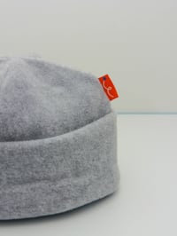 Image 2 of The Polar Fleece Hat in Marled Grey