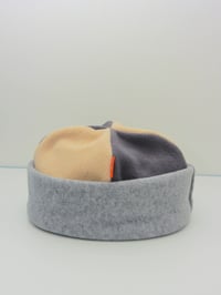 Image 5 of The Polar Fleece Hat in Marled Grey/Beige/Charcoal