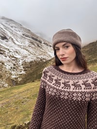 Image 9 of Snowy Deer