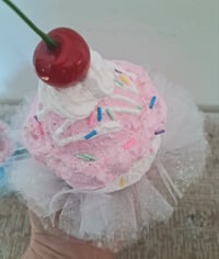 Image 5 of Ice cream fascinator 