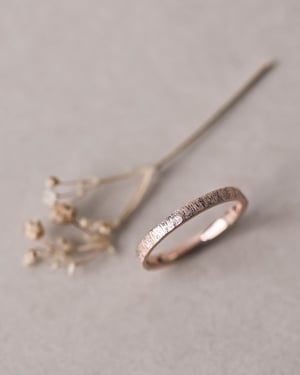 Image of 18ct rose gold 2mm flat court Horn Texture ring