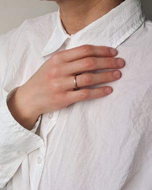 Image of 18ct rose gold 2mm flat court Horn Texture ring