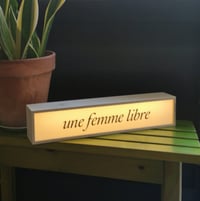 Image 4 of Une femme libre
