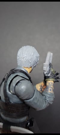 Image 3 of Leon S. Kennedy Re9 kit