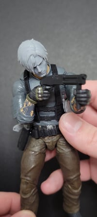 Image 13 of Leon S. Kennedy Re9 kit