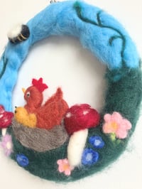 Image 2 of 'Bok, Bok' - Handfelted Chicken Wreath