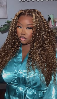 Image 4 of Curly 13x6 Lace Front Wig in 26”