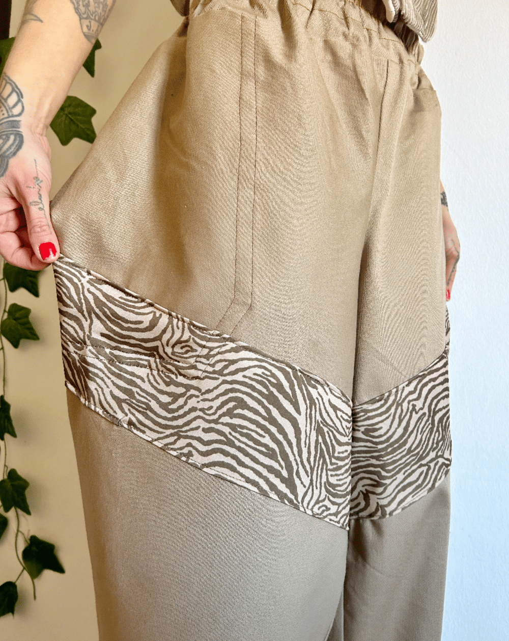 Image of the earthy relaxed fit trousers 
