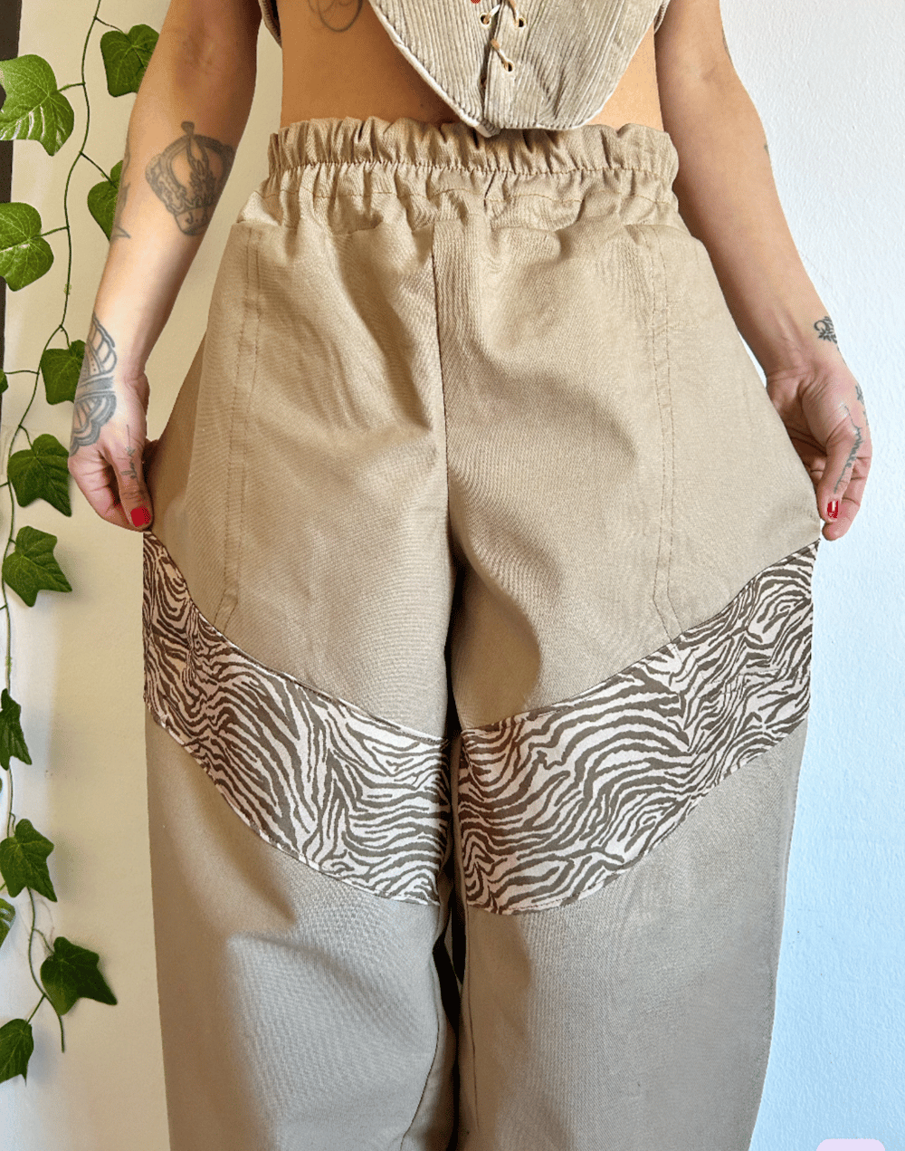 Image of the earthy relaxed fit trousers 