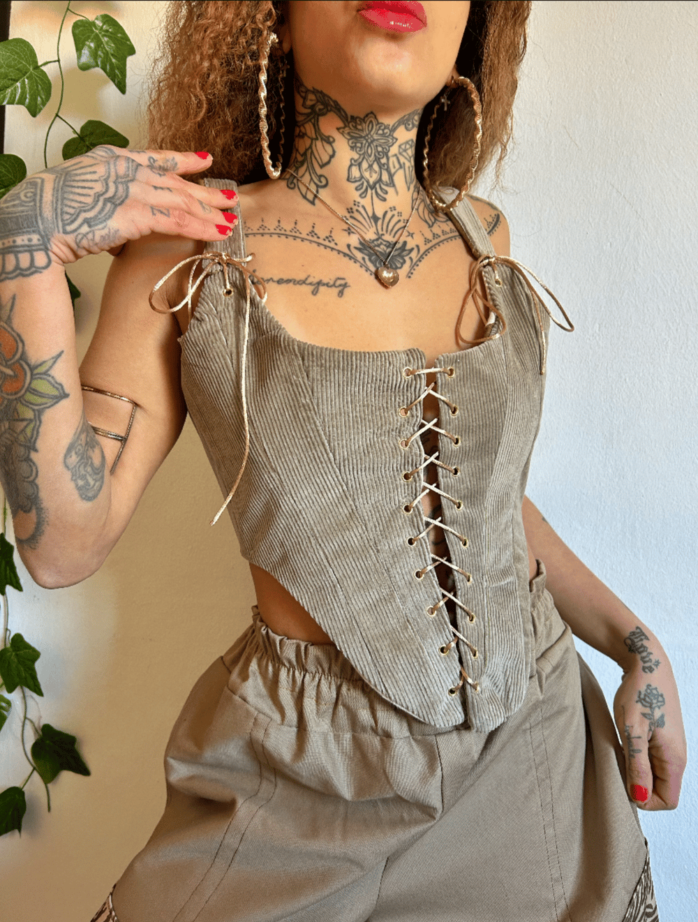 Image of the earthy courdoy 100% adjustable corset