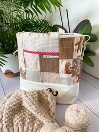 Image 2 of  Sac à projets Taille L -Cueillette des oursons patchwork 
