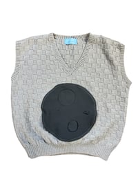 Image 2 of Pull sans manche avec poche en lune 