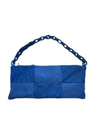 Image 2 of Sac à patchwork denim noir  / chaine en denim