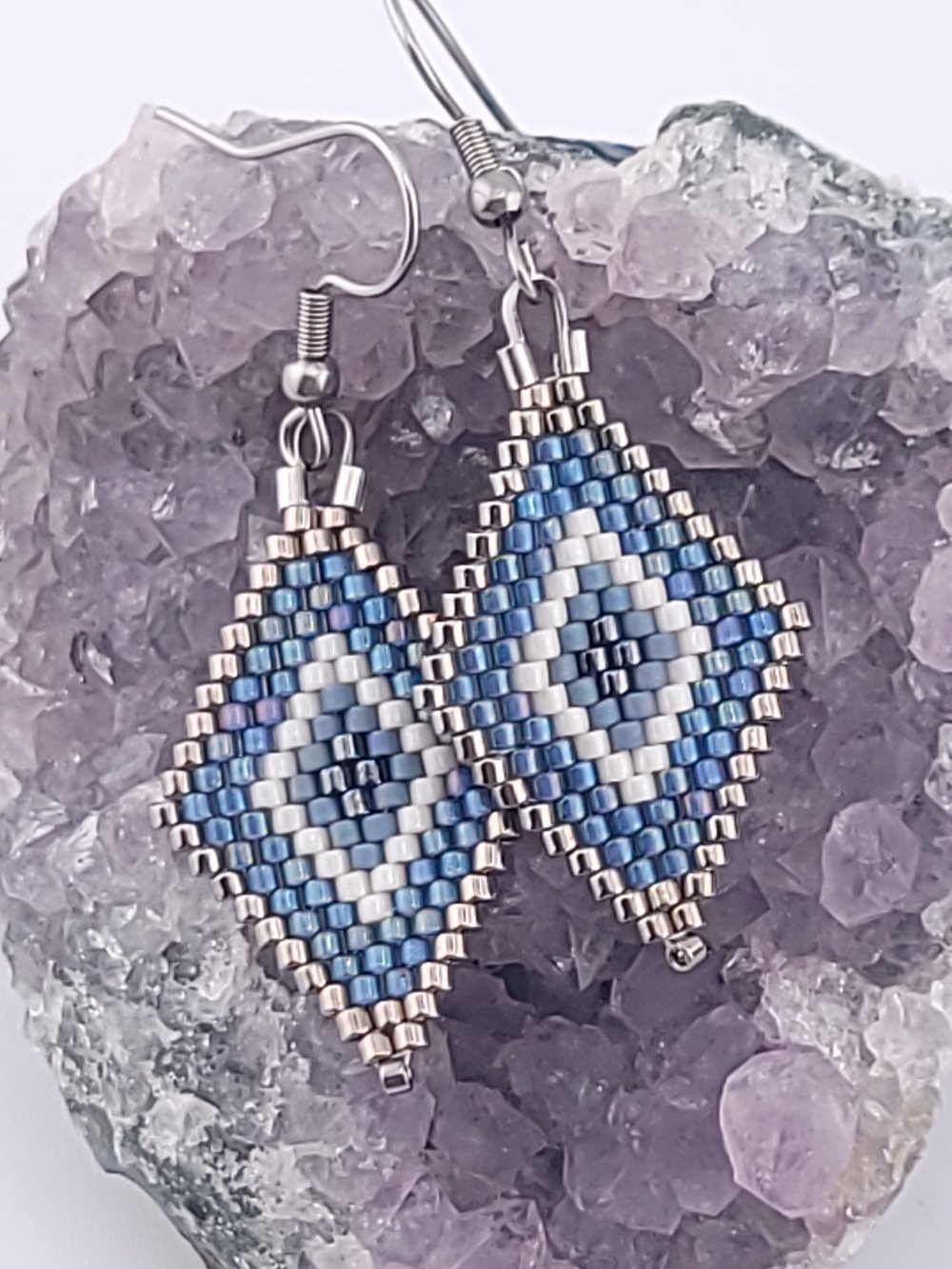 Image of Protective Evil Eye Earrings – Blue or Red Beaded Diamond Pattern