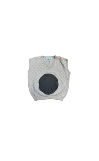 Image 1 of Pull sans manche avec poche en lune 