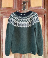Image 2 of “Valemon” - Icelandic wool sweater - Pine green - Preorder