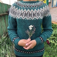 Image 3 of “Valemon” - Icelandic wool sweater - Emerald green - Preorder