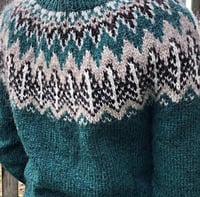 Image 2 of “Valemon” - Icelandic wool sweater - Emerald green - Preorder