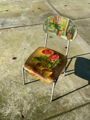 Image of painting chair - geranium