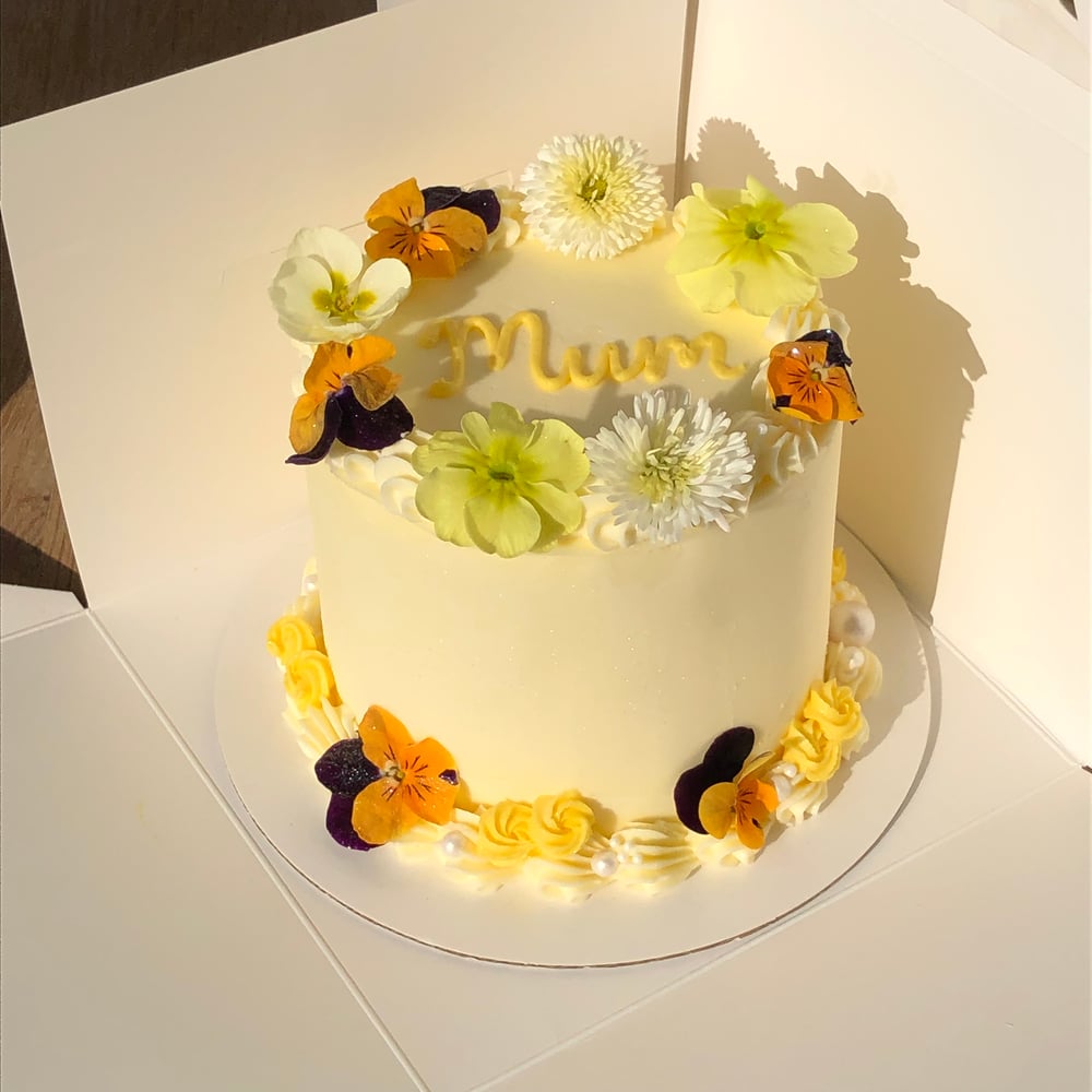Image of MOTHER'S DAY CAKE & FLOWERS