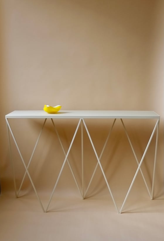 Image of Giraffe console table with natural linoleum top