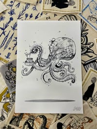 Image 3 of Space Poulpe - Sérigraphie sur Papier - A4 21x29,7cm by Nazu Oyasumi