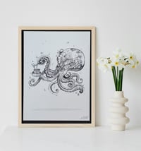 Image 5 of Space Poulpe - Sérigraphie sur Papier - A4 21x29,7cm by Nazu Oyasumi
