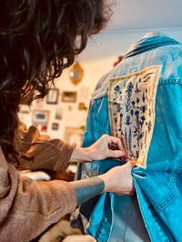 Image 4 of Herboriste Sacré - Patch XL - 21× 29,7cm by Zélia Brasier