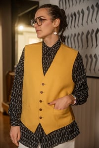 Image 5 of Gilet ocra