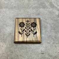 Image 3 of Hardwood Coaster Set Retro Flower 3