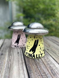 Image 2 of **SHIPS WEEK OF 3/30*** Graveface Museum FINALLY 24oz UFO Ceramic Mug in Tractor Beam Yellow 