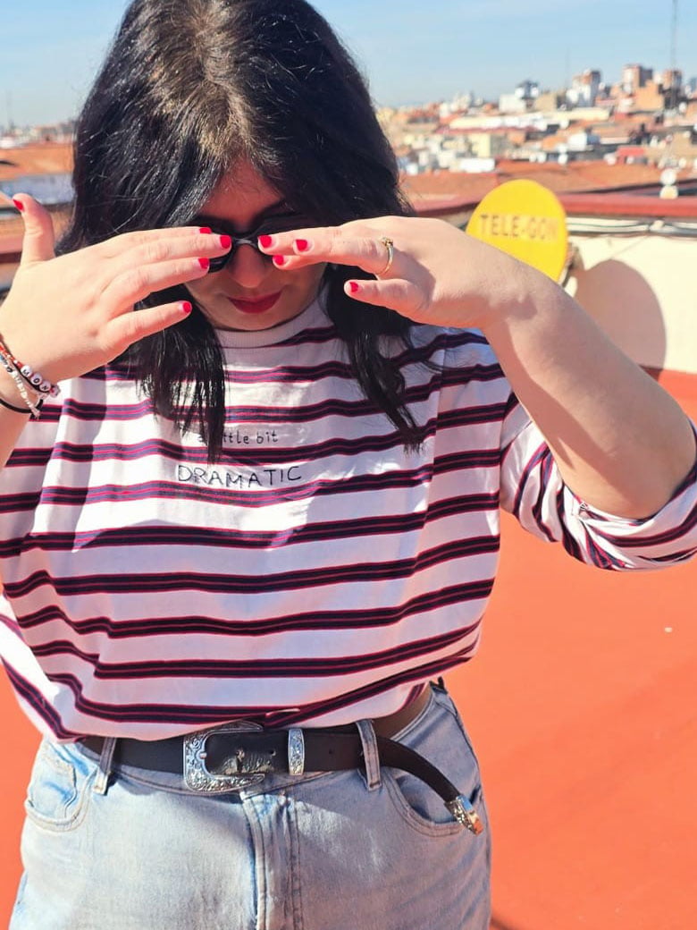 Camiseta a little bit dramatic